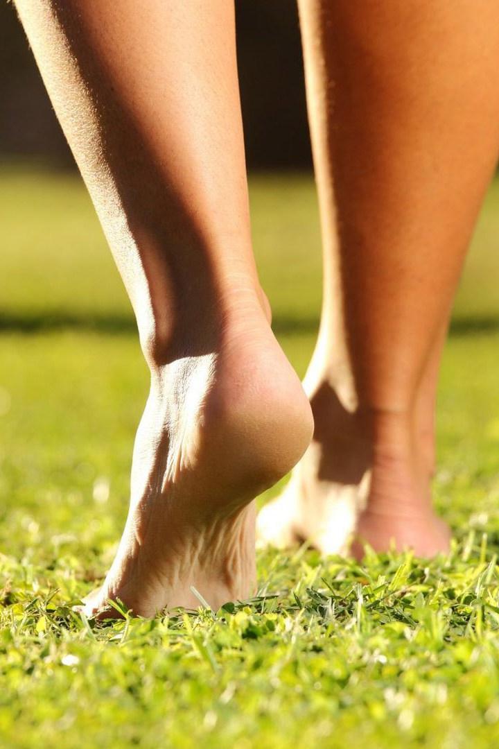 Босоногая девчонка-2