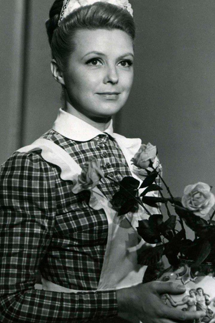 Обидеть королеву. Вия Артмане