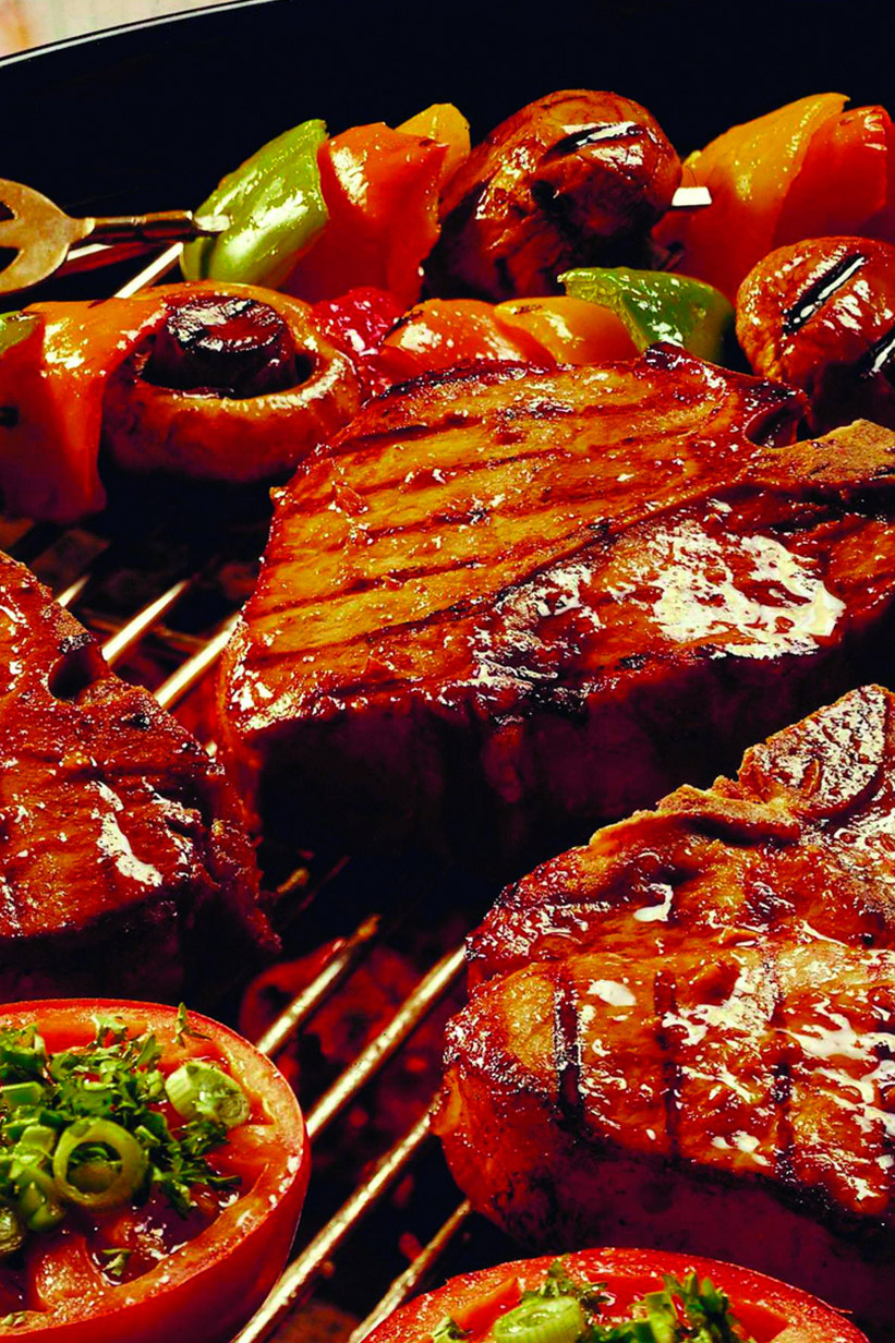 Оленина и крольчатина с овощами на гриле