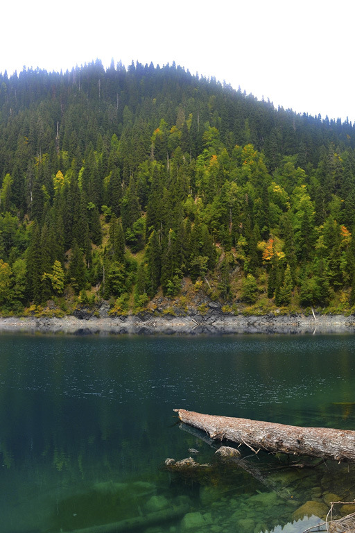 Озеро Малая Рица