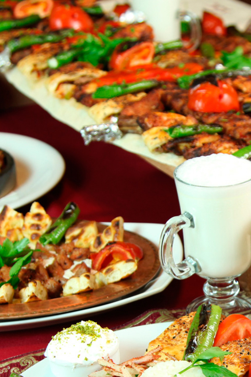 Обед в театральном ресторане Сочи