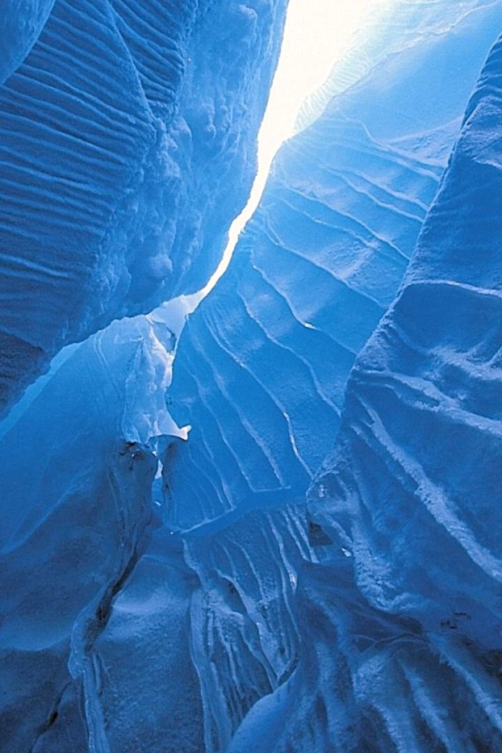 Среди скал и льда