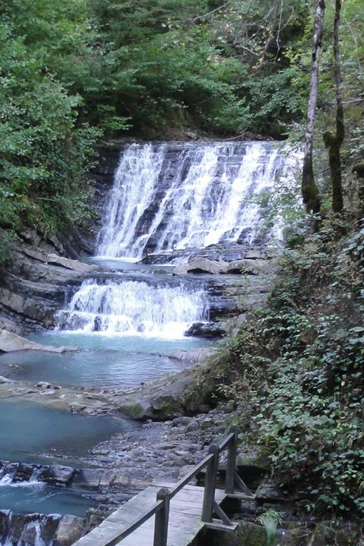 Водопад Дикарька