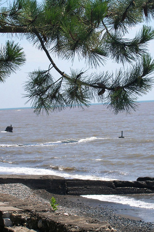 Море у Очамчира