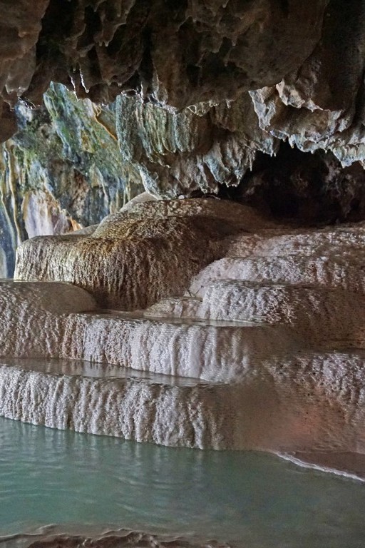 Пещера у реки Воротан