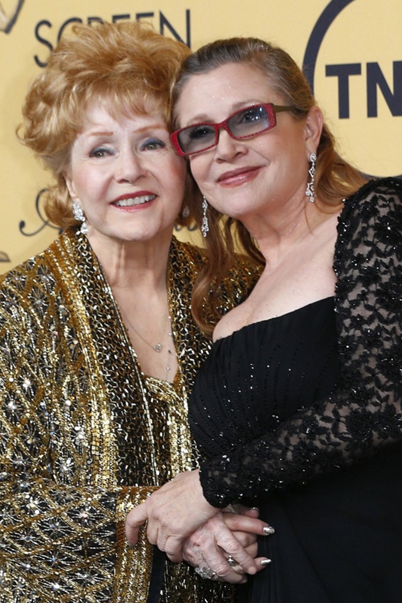 Две звезды. Кэрри Фишер и Дебби Рейнольдс