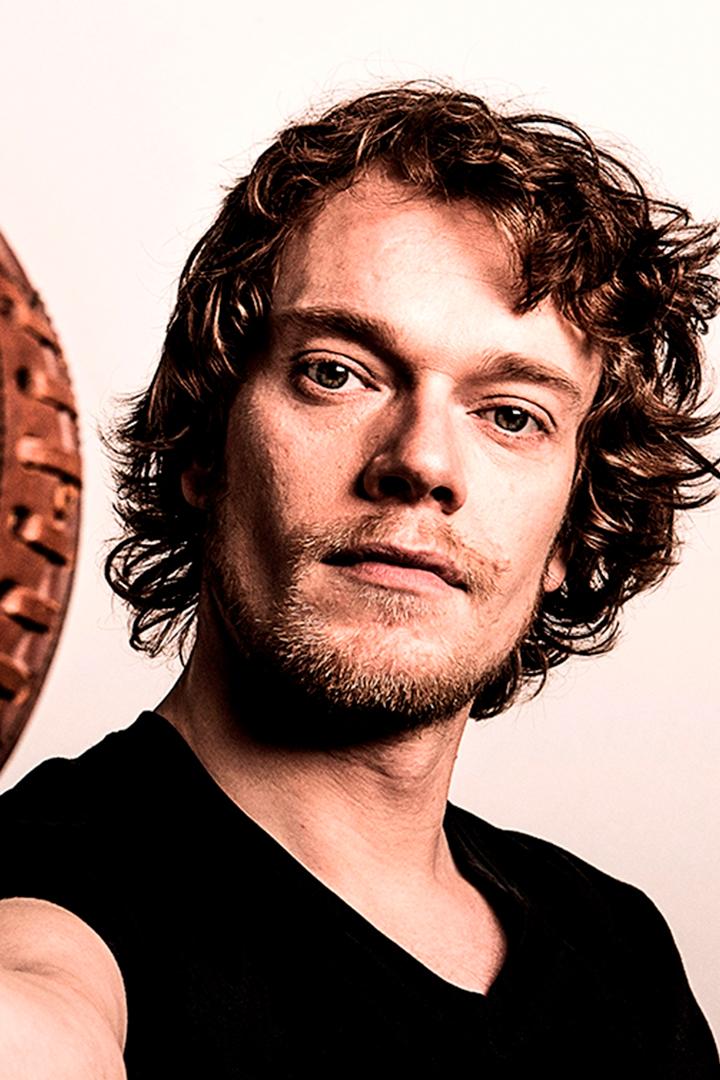 Футбол: Краткая история от Альфи Аллена