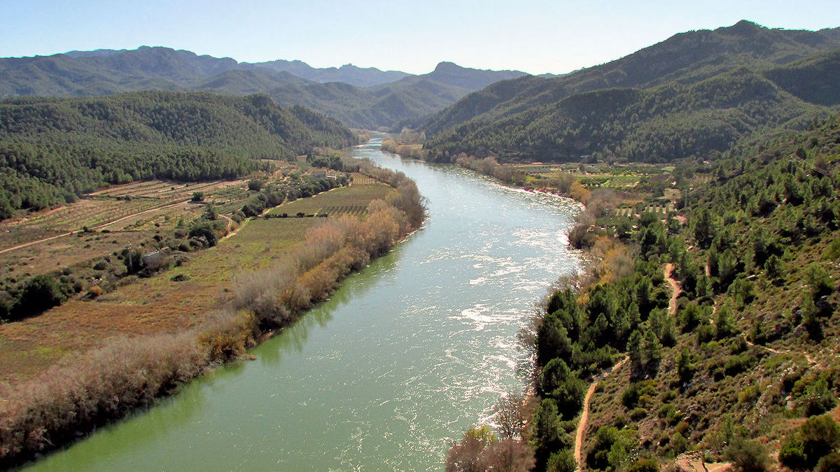 Водопад на реке Эбра