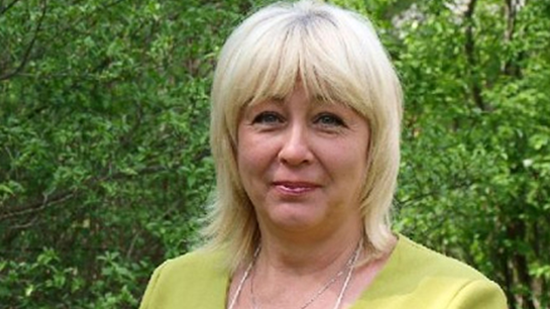 Зелёный попугай