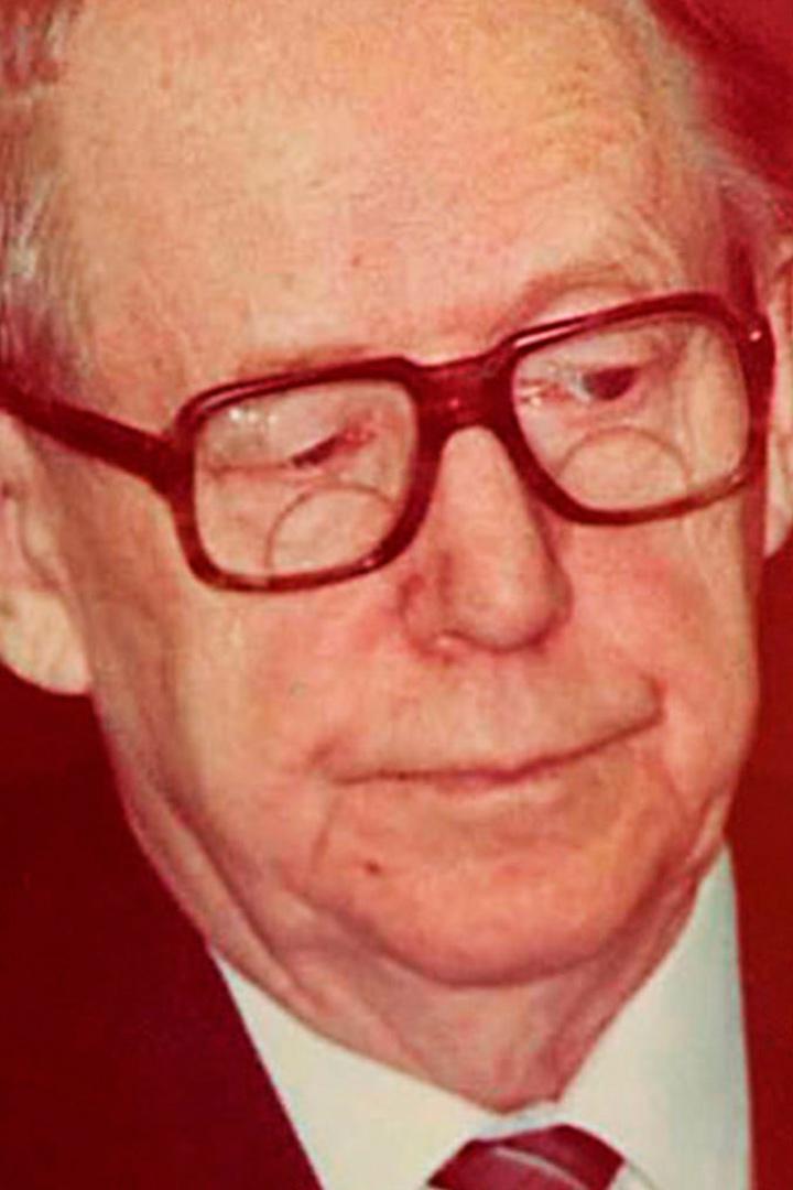 За железной маской. Сергей Лапин