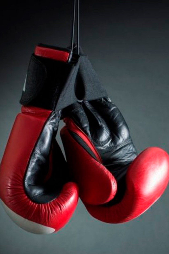 Профессиональный бокс. Руслан Проводников против Хосе Луиса Кастильо. Трансляция из Москвы