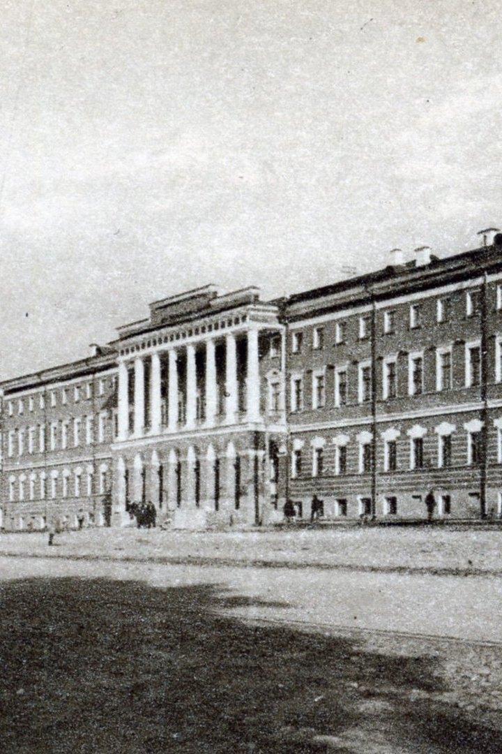 Университет над Волгой