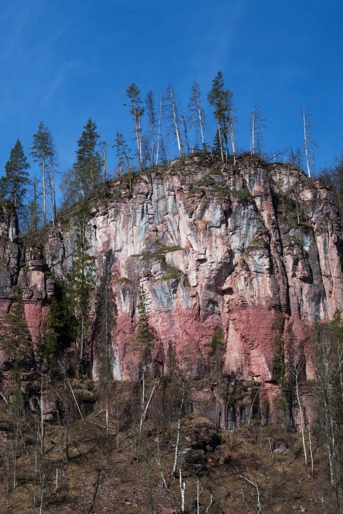 Розовые скалы