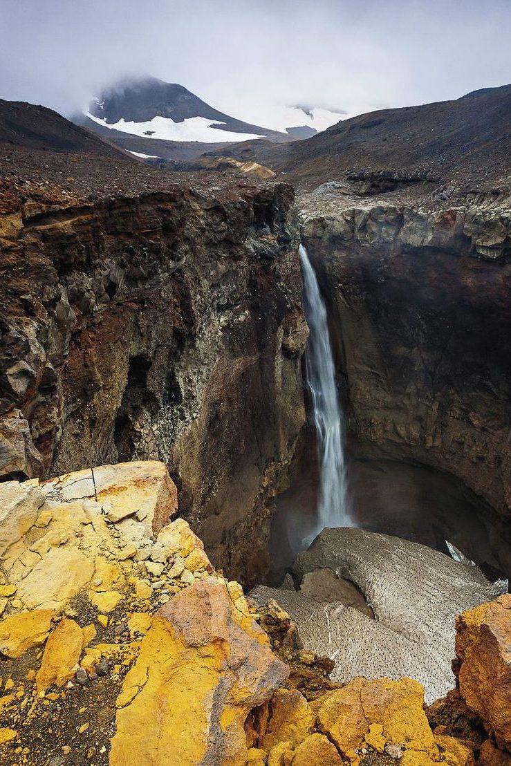 Водопад на реке Вулканная
