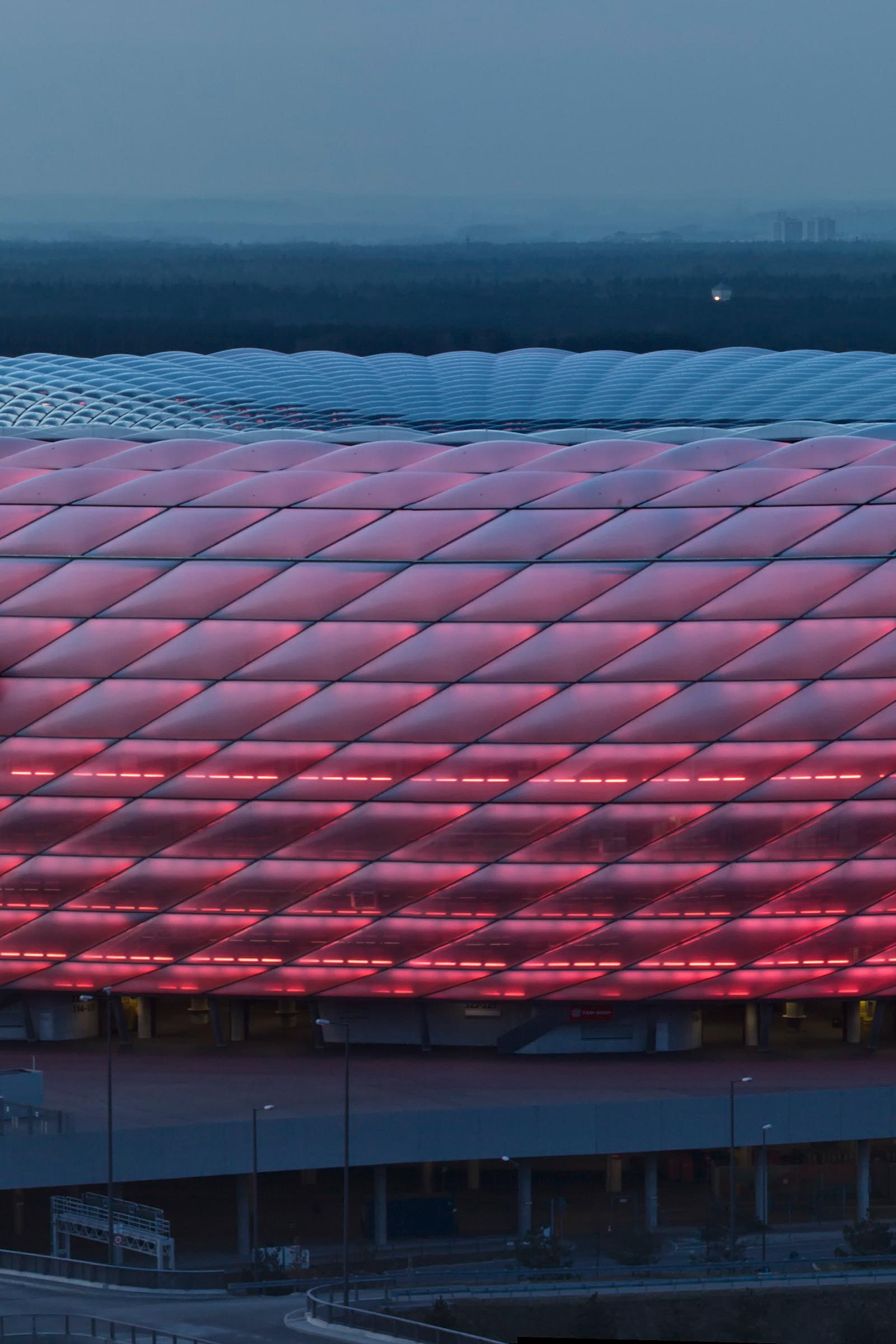 Мегастадионы