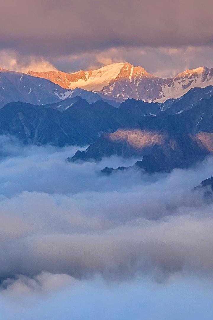 Зимний закат в горах