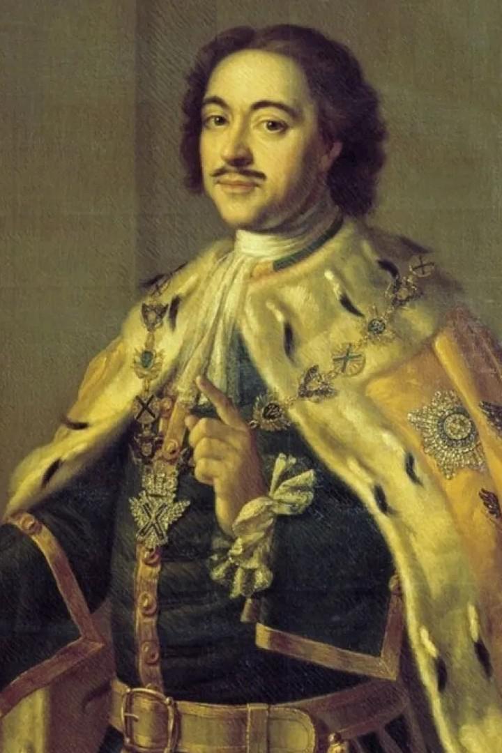 На троне вечный был работник