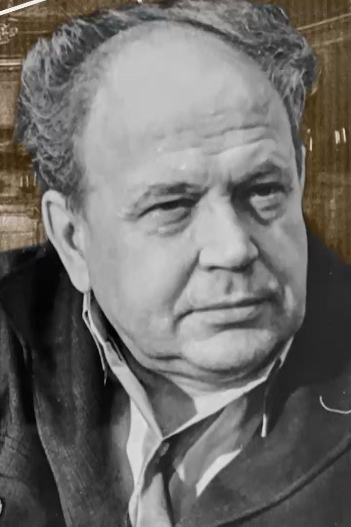 Режиссер Борис Равенских