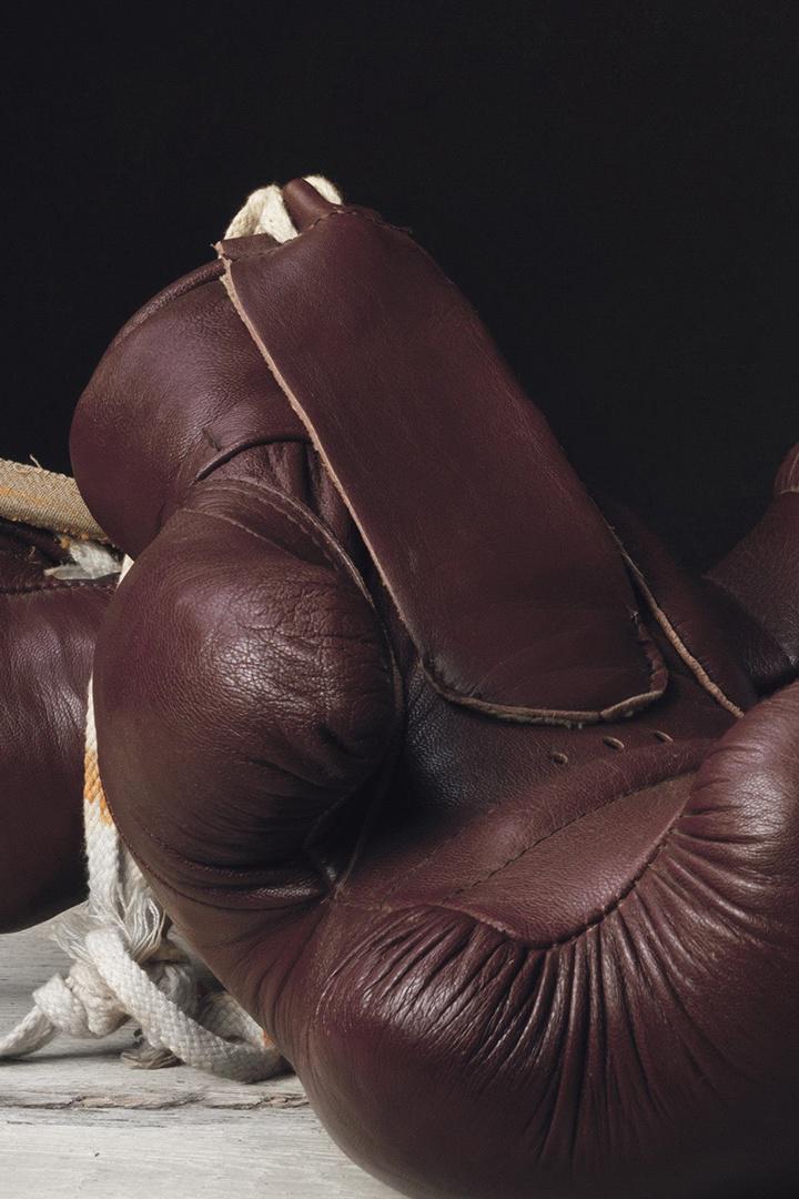 6-раундовый бой в первом полусреднем весе (до 63,5 кг). Игорь Адлейба (Абхазия) - Михаил Сукиасян (Армения)