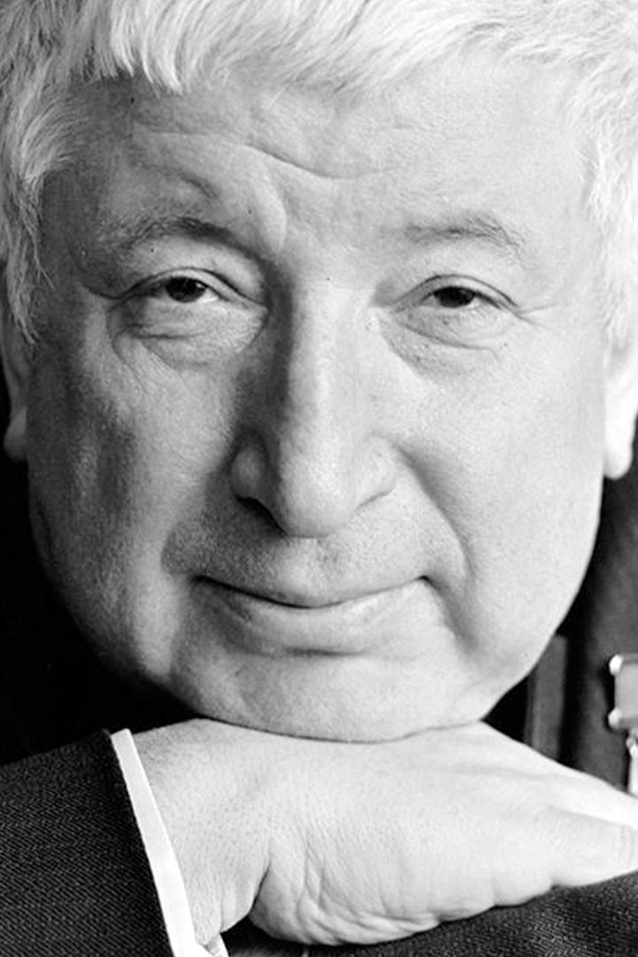 Расул Гамзатов