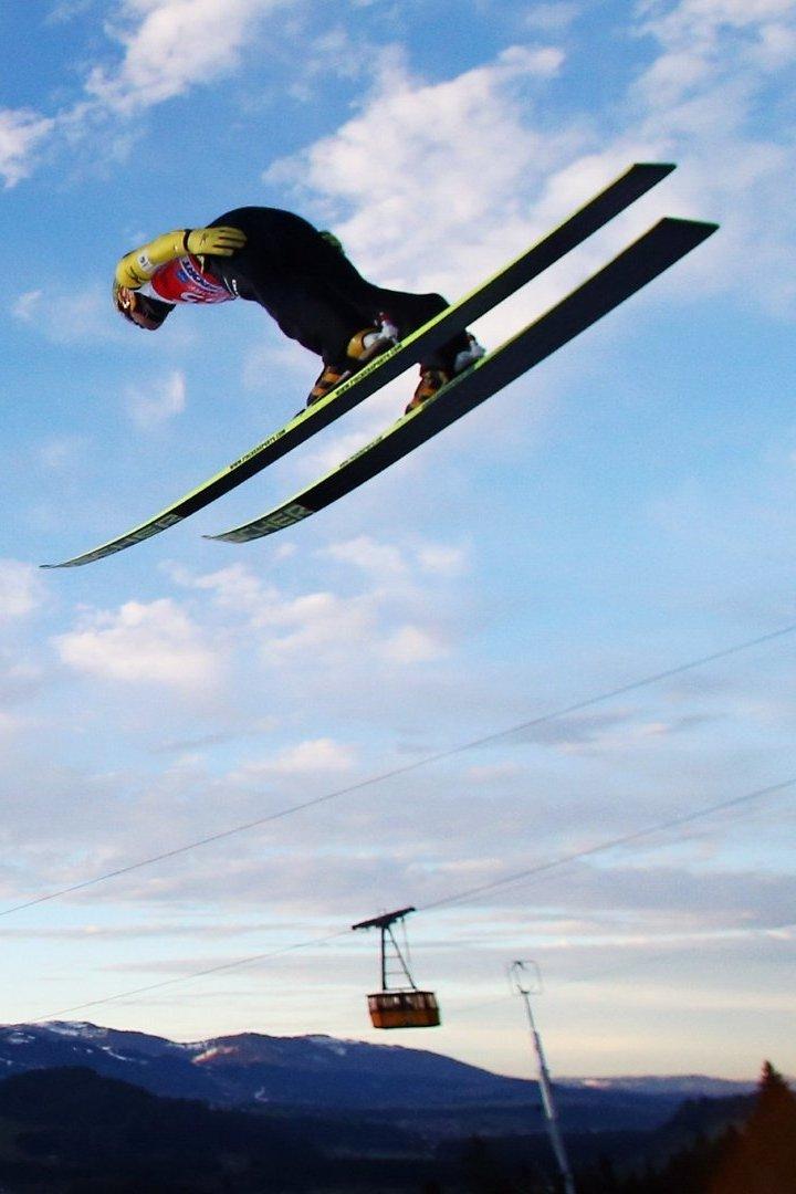 Прыжки на лыжах с трамплина. Международные соревнования. Трансляция из Нижнего Тагила