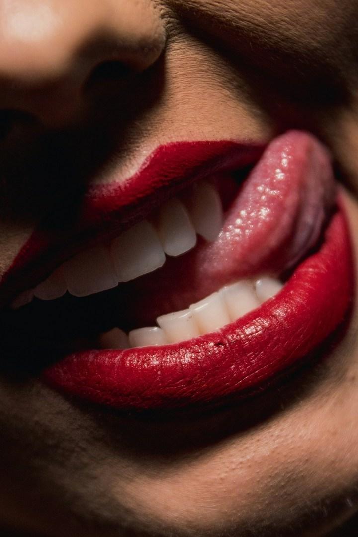 Девушки под открытым небом