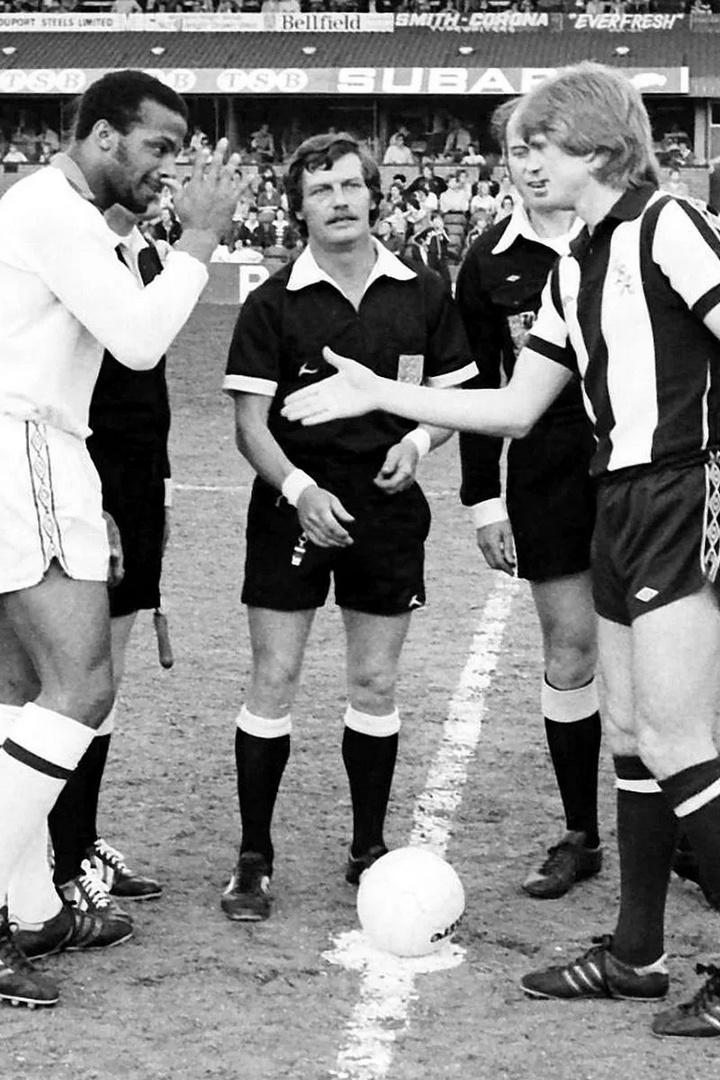 Белые против чёрных. Как футбол изменил нацию