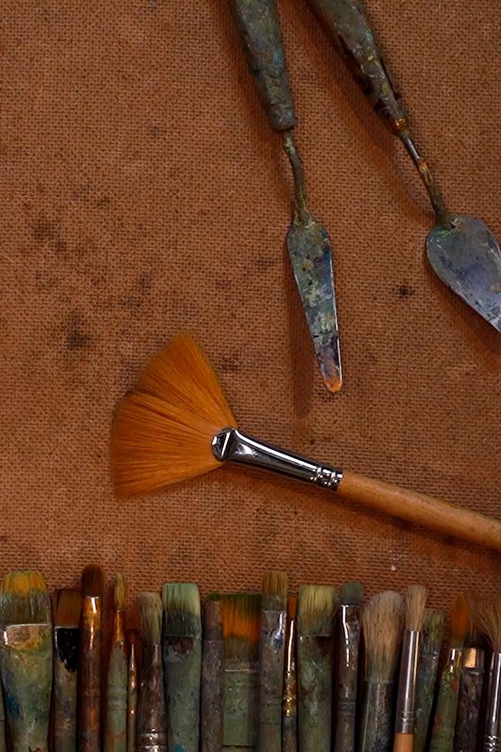 На холсте - отвага