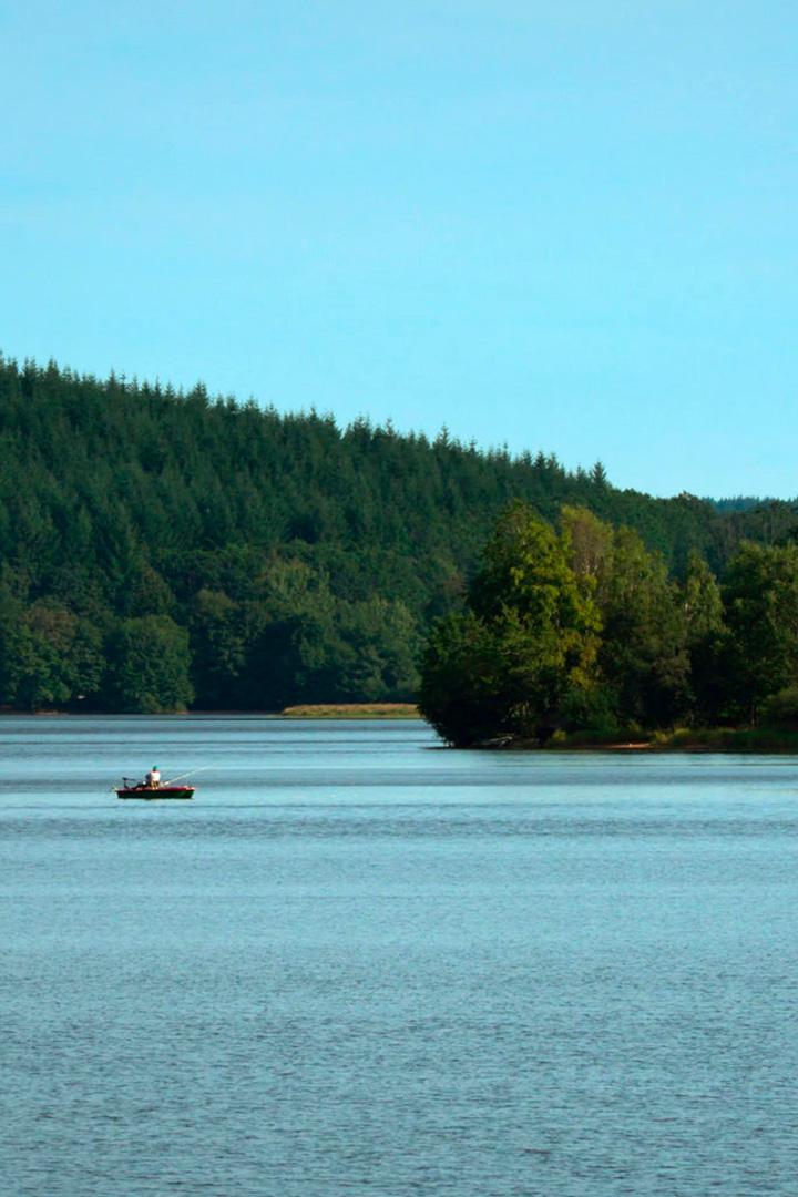 Озеро Сен-Эньян в Бургундии