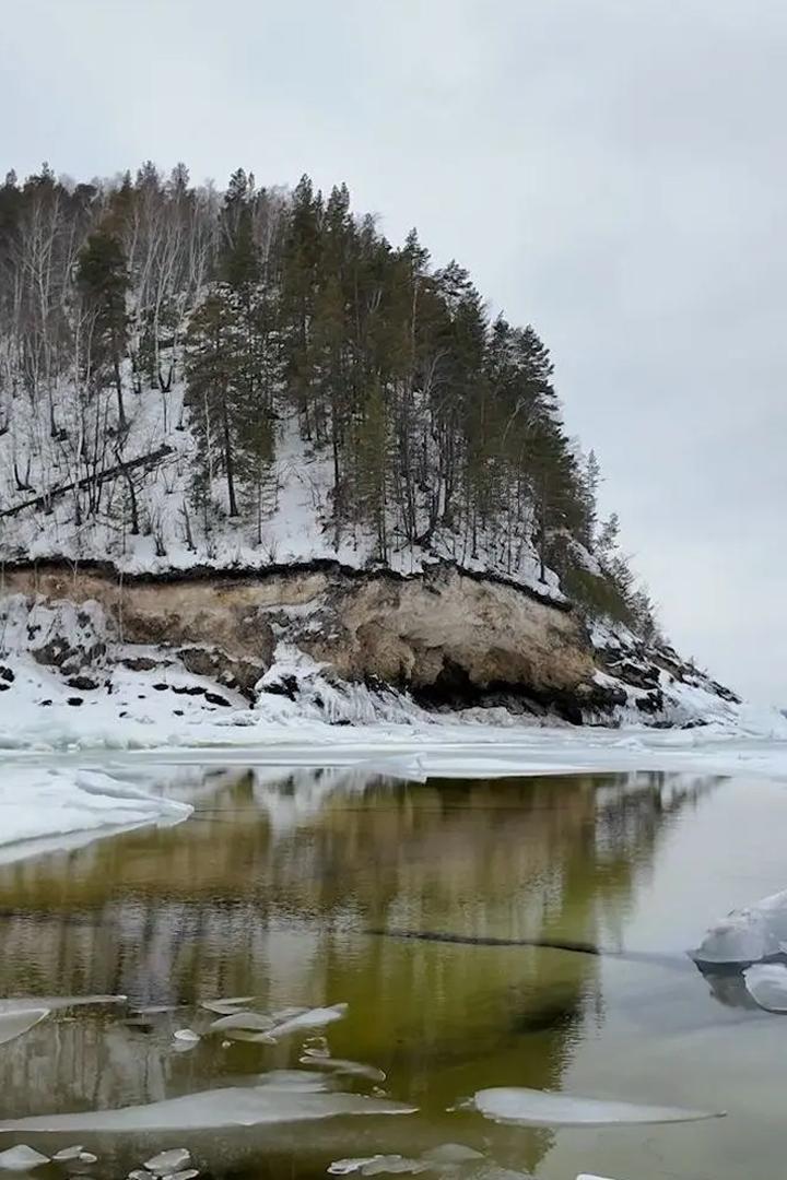 По льду водохранилища в окрестностях Тольятти