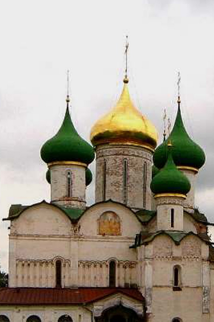 Монастырские стены